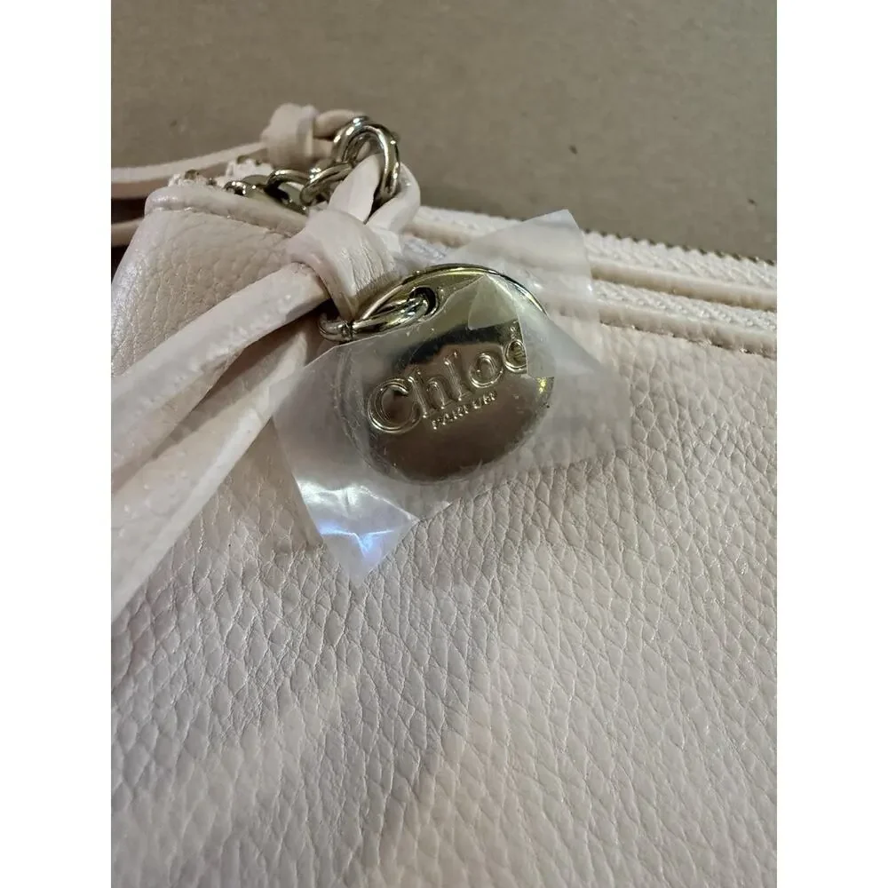 Chloé Paris Blush Pink Leather Zip Wallet Clutch Charm New Condition